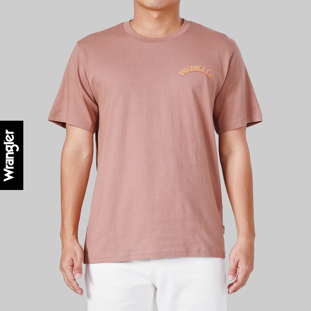 WRANGLER เสื้อยืดแขนสั้นผู้ชาย คอลเลคชั่น Everyday with Wrangler รุ่น WR S325MTSSN40 สีน้ำตาลหม่น