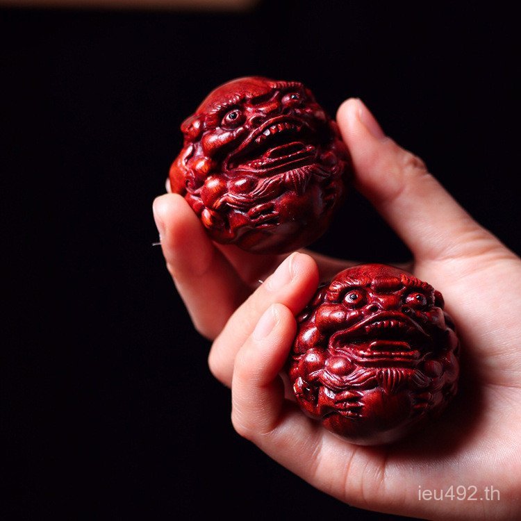 Yizanbia Pixiu Pulp Health Ball: 11 เท้ามันใบเล็กสีม่วงอินเดียไม้จันทน์สีแดงจับชิ้นเลือดไม้จันทน์ QM