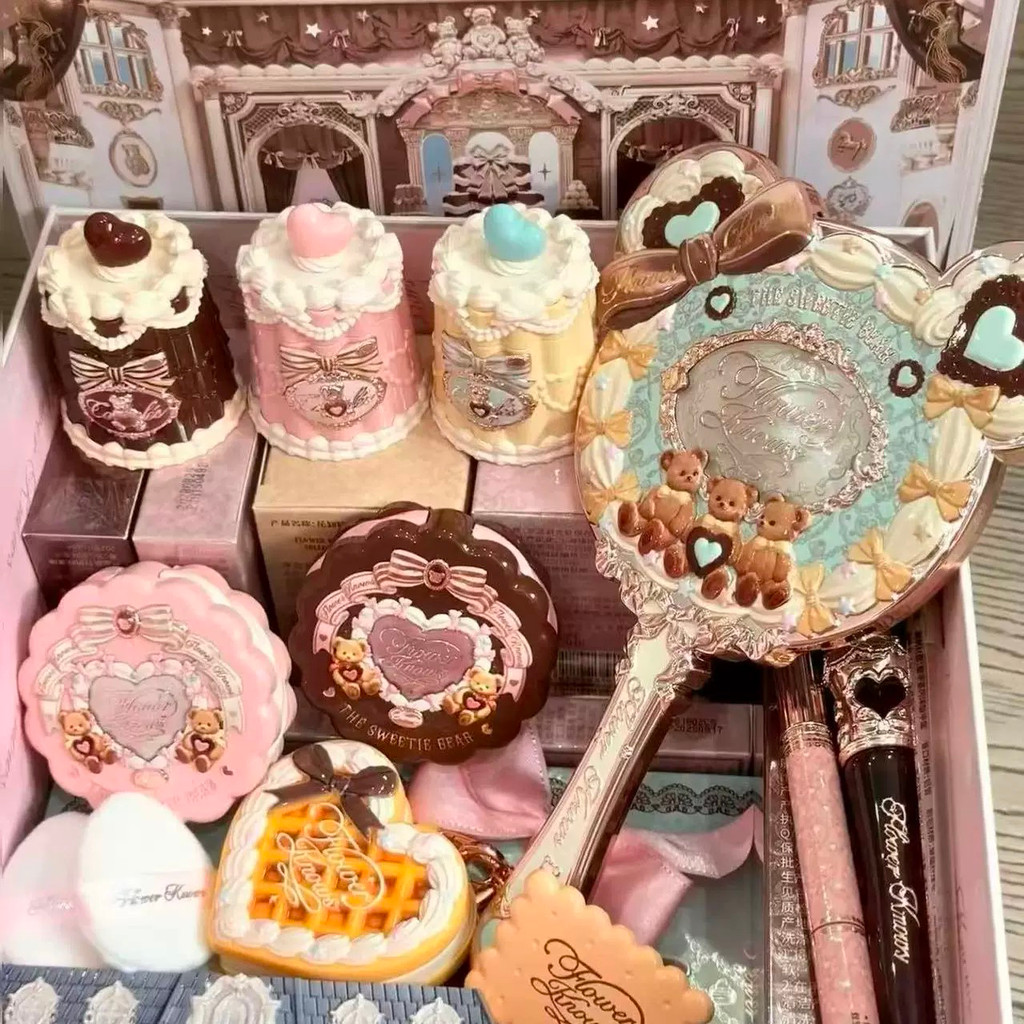 ✮Flower Know Box สินค้าใหม่ Sweetheart Bear Series Cosmetics Makeup Set Full Birthday Set✬
