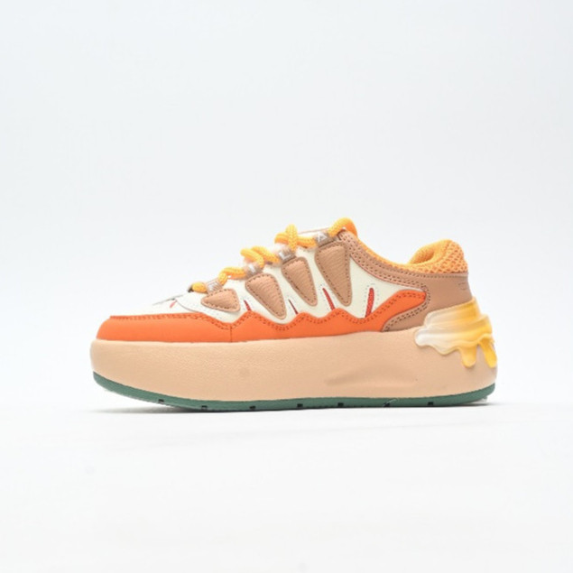 รองเท้าผ้าใบ Fila สำหรับผู้หญิง ออกแบบมาเพื่อเพิ่มความสูง