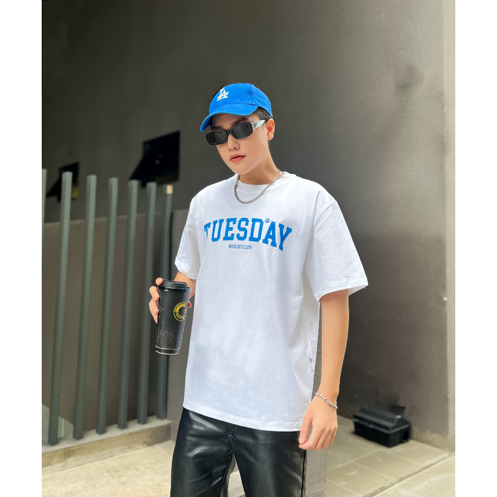 (COD) เสื้อยืดทรงหลวมสําหรับผู้ชายพิมพ์ลาย TUESDAY แขนสั้น คอกลม ATD153 ผ้าคอตตอน Miucho พิมพ์ลาย Ty