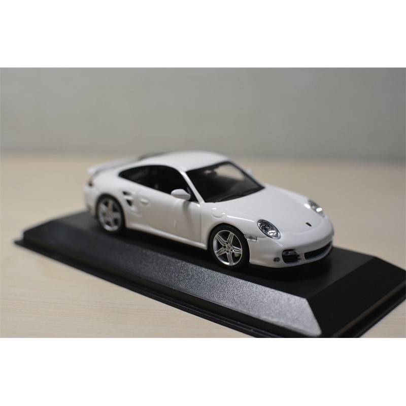 Mini Cut Minichamps 1: 43 Porsche Porsche 911 (997) Turbo White, Original Factory Packaging.Limited 