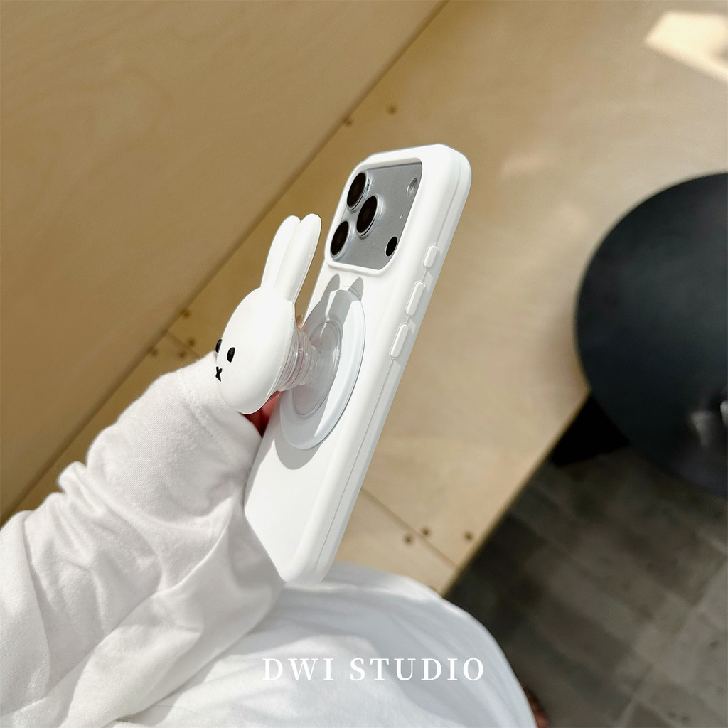สไตล์เกาหลีสีขาวอ่อนโยน Miffy กระต่ายเคสโทรศัพท์แม่เหล็ก 17promax รวมทุกอย่างปุ่ม AI เหมาะสําหรับ 16promaxiPhone16 เคสซิลิโคนเหลว 15/14 - รูปที่ 4