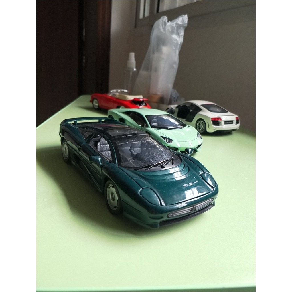 Willie Car Model 1/24 Jaguar xj220 Color Rare, Classic British Green,,,,,