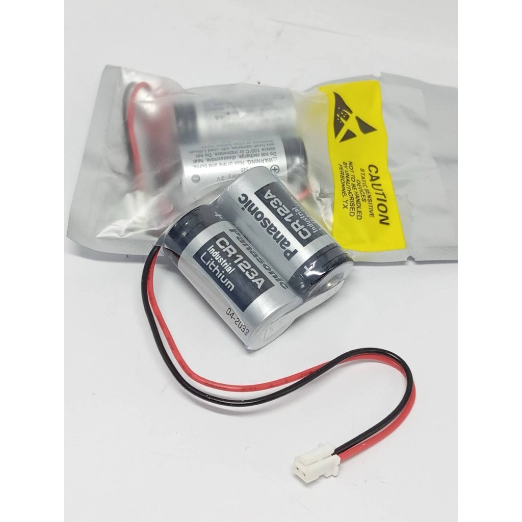 CR123A Industrial Lithium ปลั๊กคู่แจ็คขาว CR123A Industrial Lithium