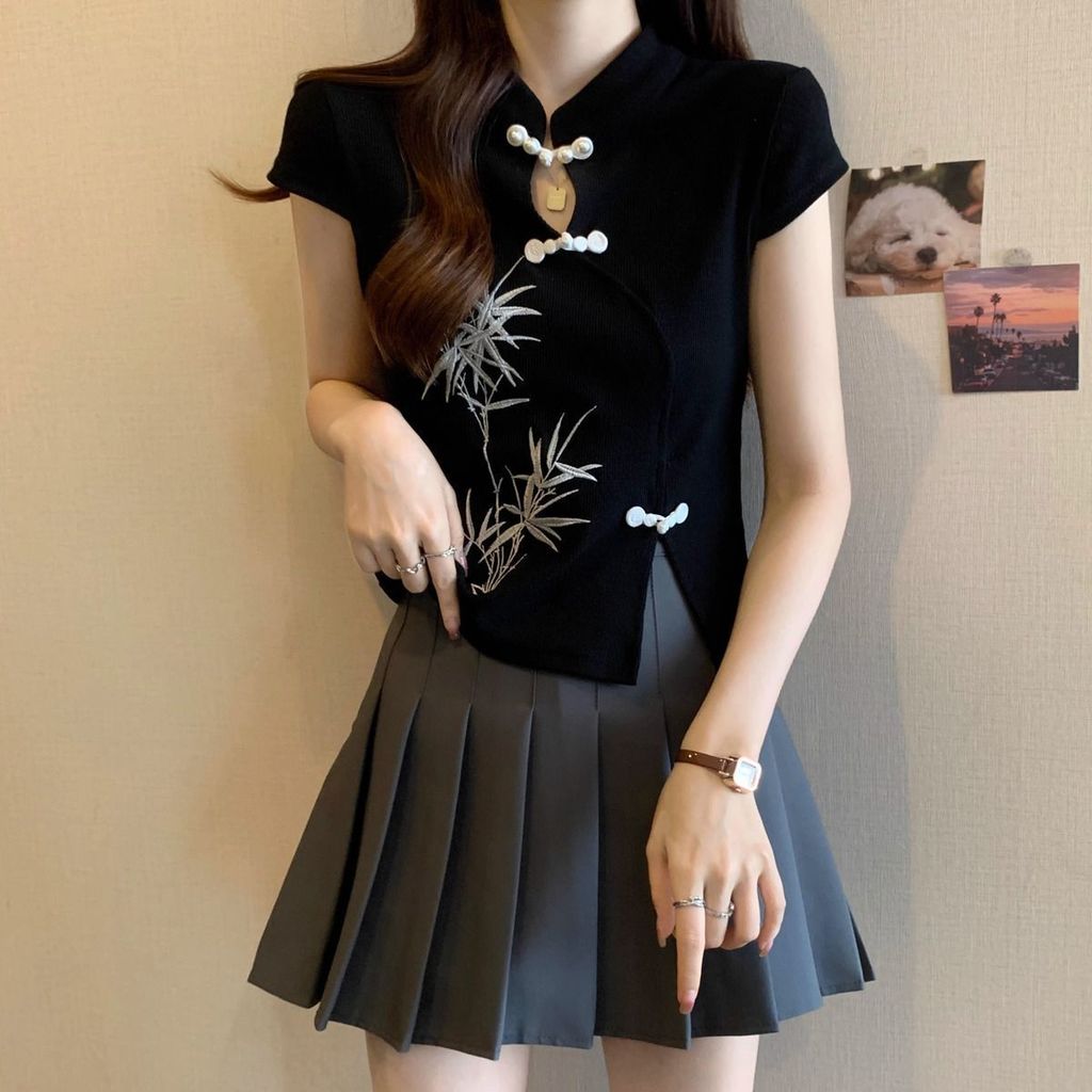 [คลังสินค้าพร้อม] ขนาดใหญ่ผู้หญิงใหม่สไตล์จีนยืนขึ้นปกติดกระดุมปักแขนสั้นเสื้อยืดผู้หญิงฤดูร้อนสไตล์ใหม่สไตล์สั้#大码女装新中式立领盘扣刺绣短袖t恤女夏季新款短款别致绝美上衣 - รูปที่ 5