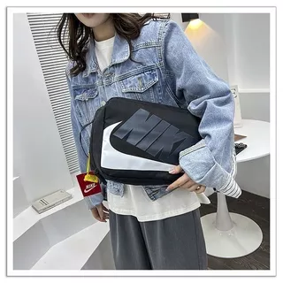 [ลดราคาล่วงหน้า] กระเป๋าถือเก็บฟุตบอลแบบพกพาระบายอากาศได้แบบพกพา Cross-Body Airman Travel Shoe Bag รองเท้าบาสเก็ตบอล Fitness Clutch