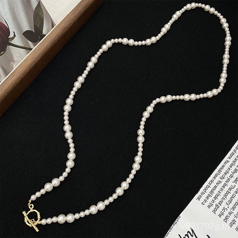 ฝรั่งเศส High-End OT หัวเข็มขัดซ้อนเพิร์ลผู้หญิง All-Match Shijia สร้อยคอยาวออกแบบเสื้อกันหนาว Retro