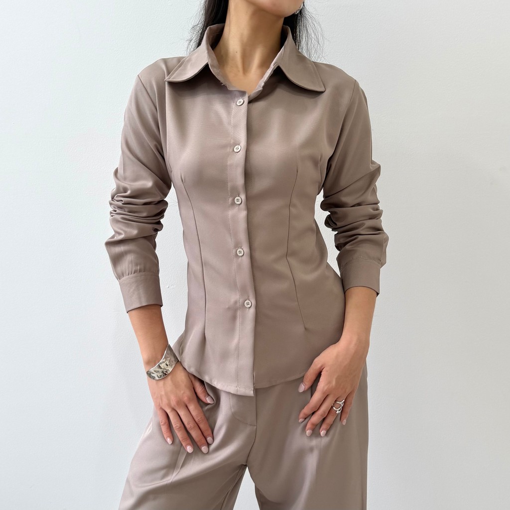KEMEJA ECHO TOP - เสื้อเชิ้ตแขนยาวผู้หญิงคอปกเสื้อเชิ้ตทรงเบสิคแขนยาว Posha