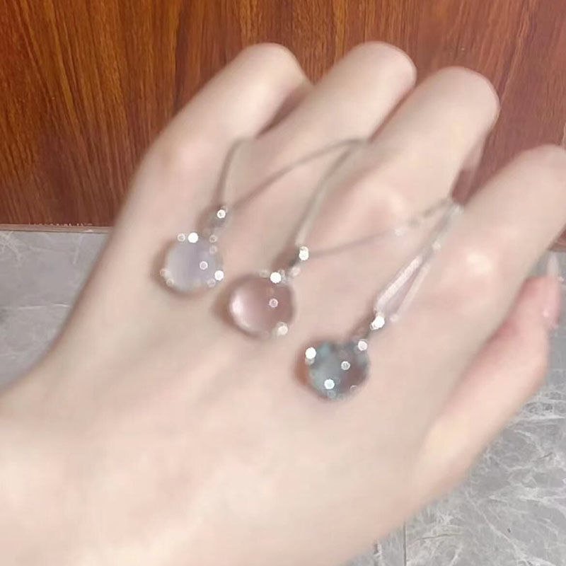 สร้อยคอลายคลาวิกูลight luxury สีชมพูคริสตัล ดีไซน์เรียบหรูสำหรับทุกการแต่งกาย