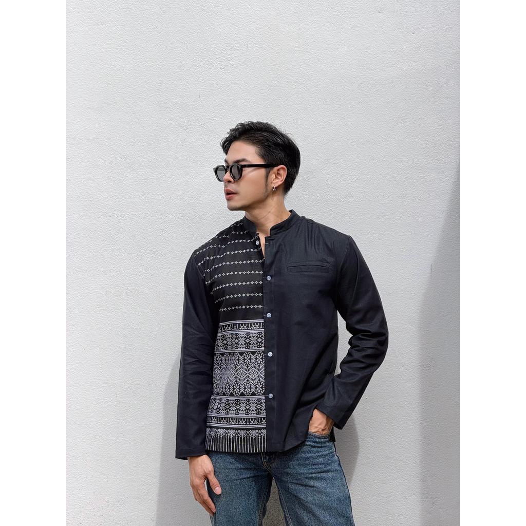 ผ้าไทย เสื้อเชิ้ต เสื้อผ้าฝ้ายฟอกนุ่มพิมพ์ลายตีนจกดอกแก้ว no.P02ดำยาวตีนจกดอกแก้ว - รูปที่ 2