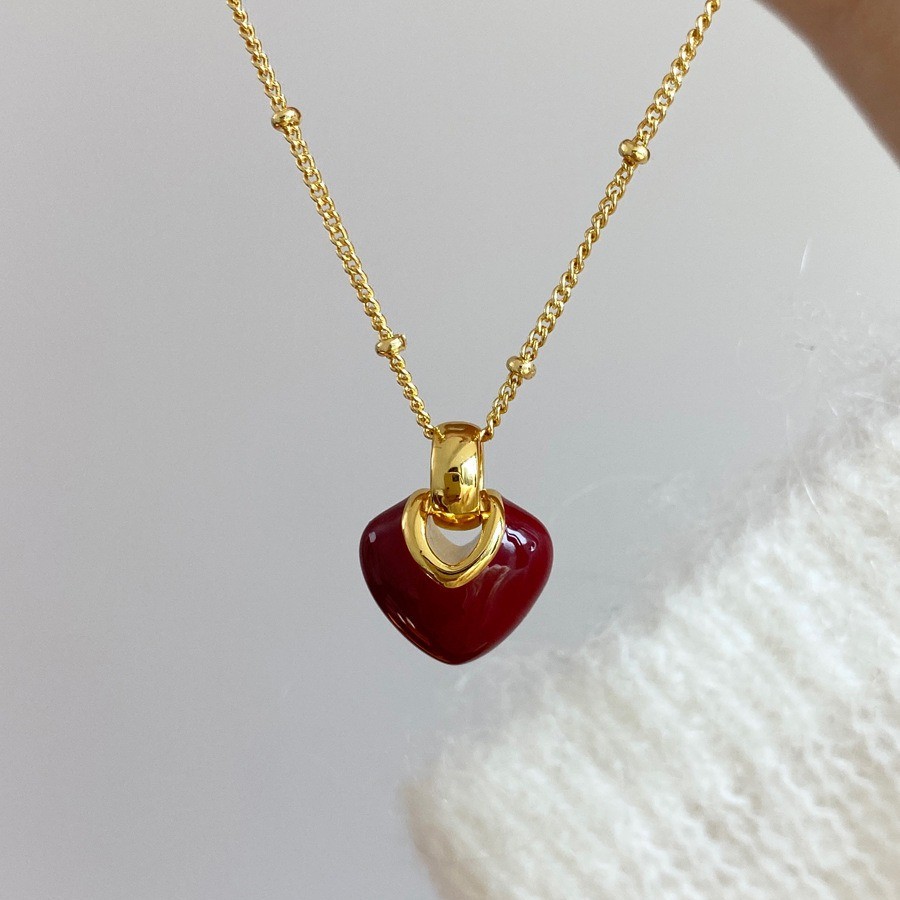 สร้อยคอยาวหยดน้ำหนักทรงหัวใจสีแดง ออกแบบอย่างเรียบง่าย เหมาะสำหรับเทศกาลคริสต์มาส