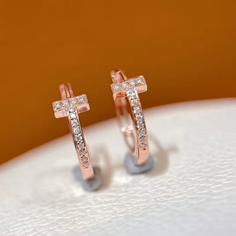 ต่างหูทองแดงชุบ 18K ทองแท้ Micro-Inlaid Zircon T-Shaped U-Shaped ต่างหูสุภาพสตรีเครื่องประดับ