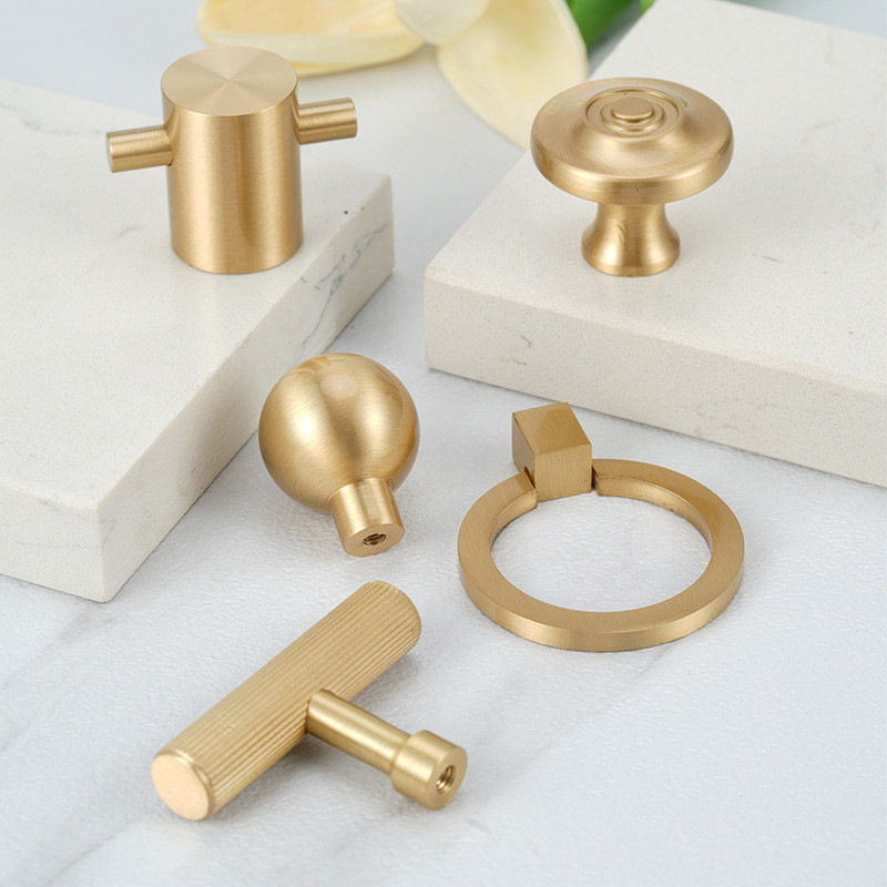 Nordic Luxury Stripe Handles สําหรับตู้และลิ้นชัก Dresser Knobs96-416mm Hole Spacing ทองเหลืองแข็ง G