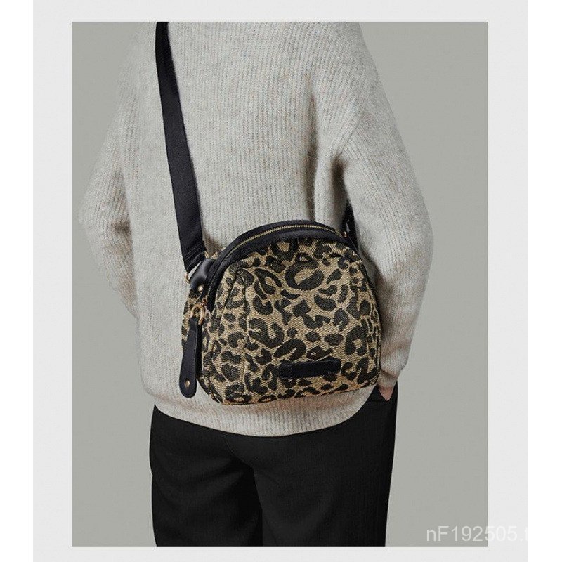 กระเป๋าสะพายข้างผ้าใบ สไตล์ใหม่ปี 2024 สำหรับผู้หญิง แบบ All-Match LX9D