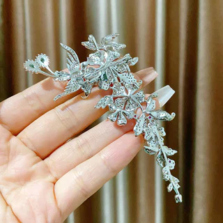 เข็มกลัดลายพู่ดอกไม้ Elegant Magpie แบบสมาร์ท น้ำหนักเบาทrès;เพิ่มความสวยงามด้วยแซฟไฟร์เล็กๆ เหมาะสำหรับคนชอบสไตล์หรูหรา