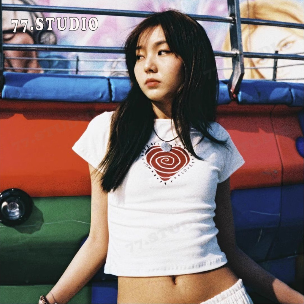 （พร้อมส่งจากกทม มาถึงใน 2วัน）baby tee เสื้อครอปท็อป แขนสั้น พิมพ์ลายหัวใจ แบบสวมหัว แฟชั่นฤดูร้อน สําหรับผู้หญิง