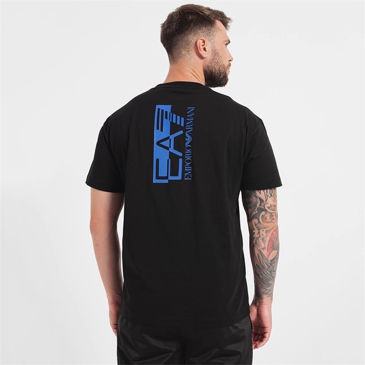 เสื้อยืดแขนสั้นคอลีนจาก Armani EA7 สไตล์ลำลองและทันสมัยสำหรับผู้ชาย