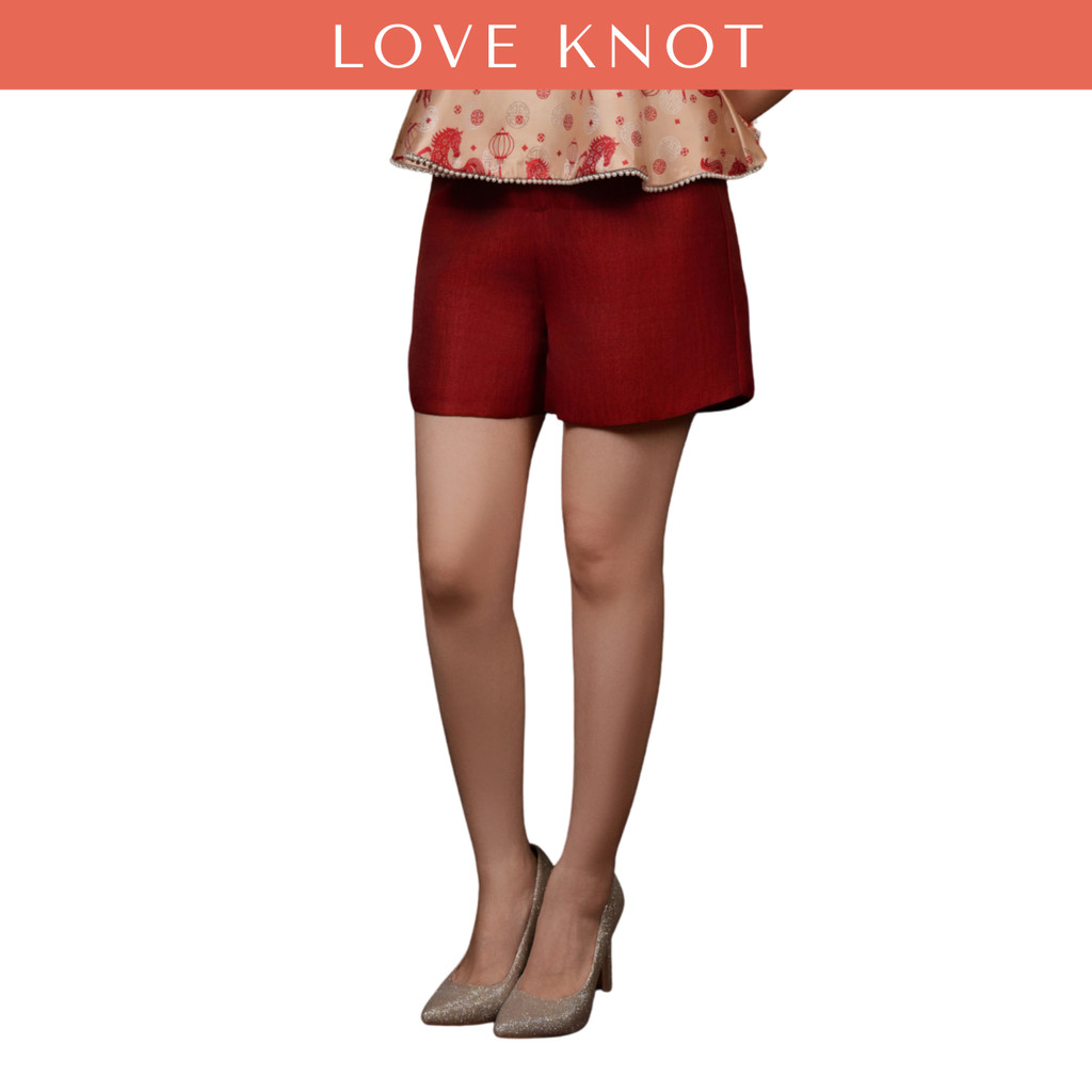 Jun Yao Imperial Horse Shimmer Elastic Waistband Pocket Shorts (สีแดง)