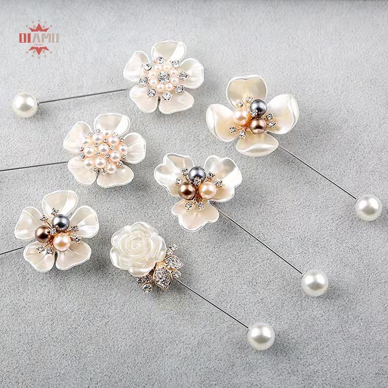 [Yulong] เลียนแบบมุก Camellia เข็มกลัดดอกไม้สําหรับผู้หญิงดอกไม้สีขาวกลีบช่อดอกไม้เข็มยาวเสื้อคอปก P