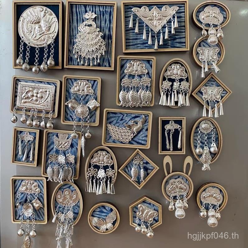 คุณสมบัติของ Dong-Relics หลายพันบ้าน Xijiang Batik Tie-Dye สติกเกอร์ตู้เย็นเลียนแบบ Miao Silver Miao