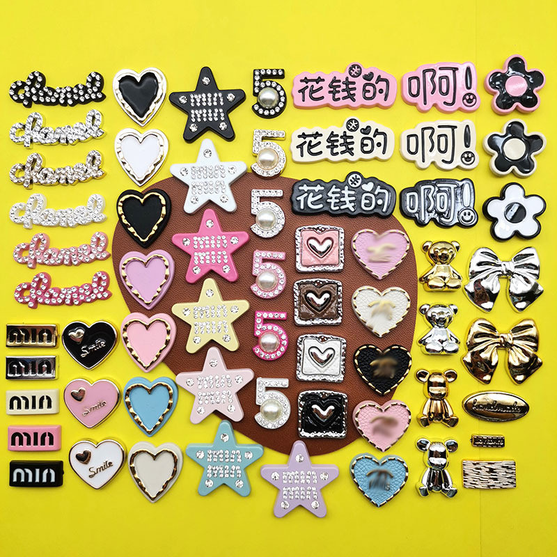 ชุดโบว์ผูกผมลายหมี 10 ชิ้น สไตล์ชาเนล พร้อมเคสโทรศัพท์ และแพทช์ตกแต่ง