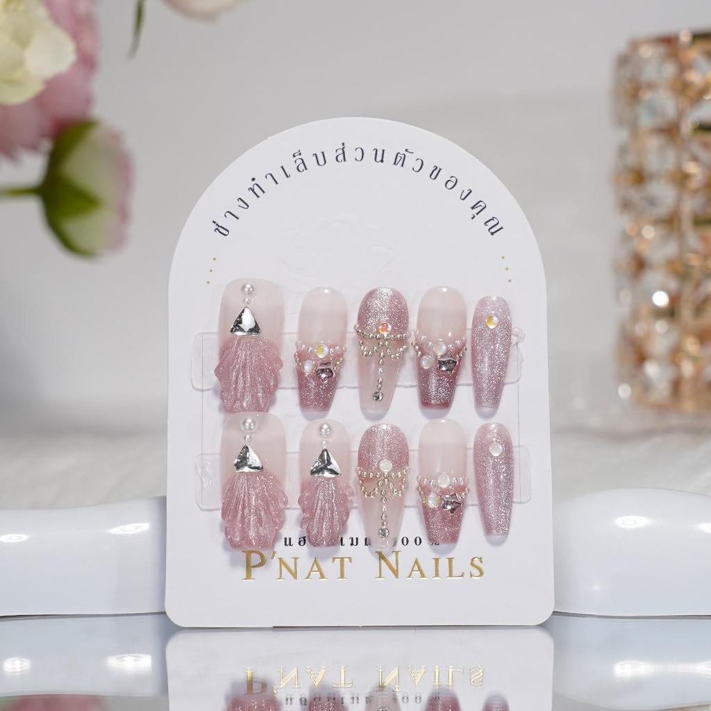 A027 P'Nat 10 ชิ้นต่อชุด เล็บปลอมเจลแท้แฮนด์เมด สีม่วงหวานแห่งความโรแมนติก เปลือกหอย ติดเพชร สวยสง่างาม อุปกรณ์*1