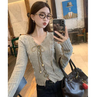 Paula พร้อมส่ง🌴เสื้อแขนยาวผู้หญิง🌴สีน้ำตาลดีไซน์เรียบหรูเสื้อกันหนาวเสื้อคาร์ดิแกน คอวีแต่งเซื่อกผูก งานสวยแฟชั่นเกาหล