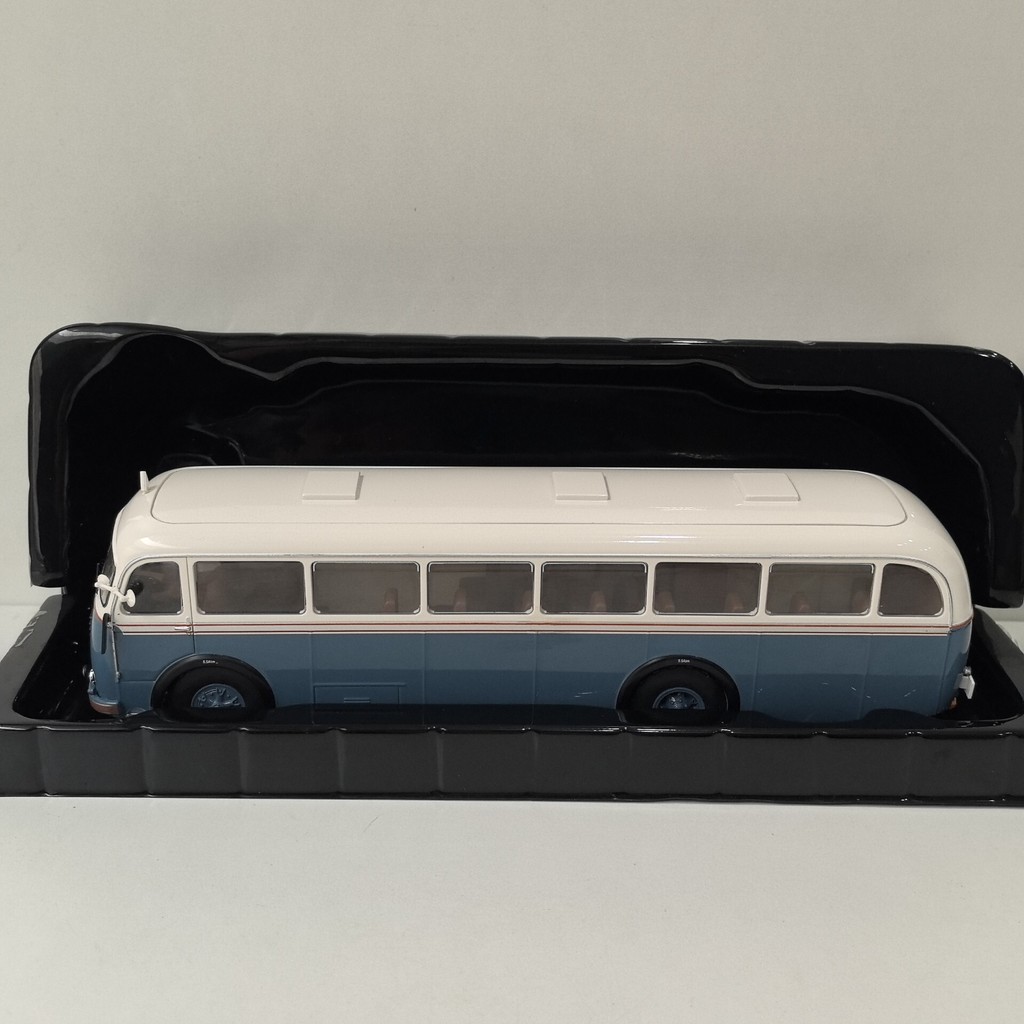 IXO 1/43 SKODA 706 RO 1947 SKODA Bus รุ่นพลาสติก Body Alloy Undercarage ยิงจริงไม่คืนเงิน Non-Exchan