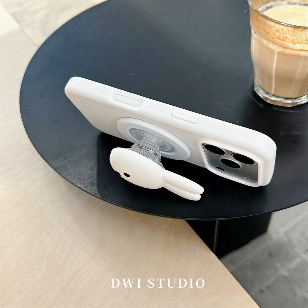 สไตล์เกาหลีสีขาวอ่อนโยน Miffy กระต่ายเคสโทรศัพท์แม่เหล็ก 17promax รวมทุกอย่างปุ่ม AI เหมาะสําหรับ 16promaxiPhone16 เคสซิลิโคนเหลว 15/14 - รูปที่ 2