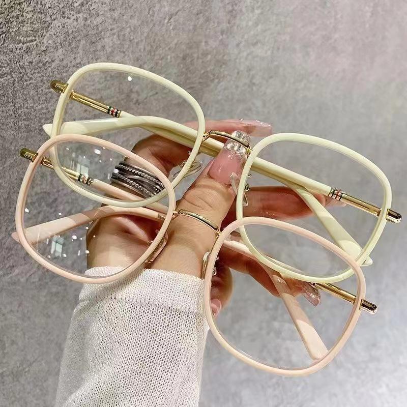 แว่นสายตาสำหรับการอ่านแบบแฟชั่น สไตล์ผู้หญิง กรอบแว่นขนาดใหญ่ ลดอาการเมื่อยล้า