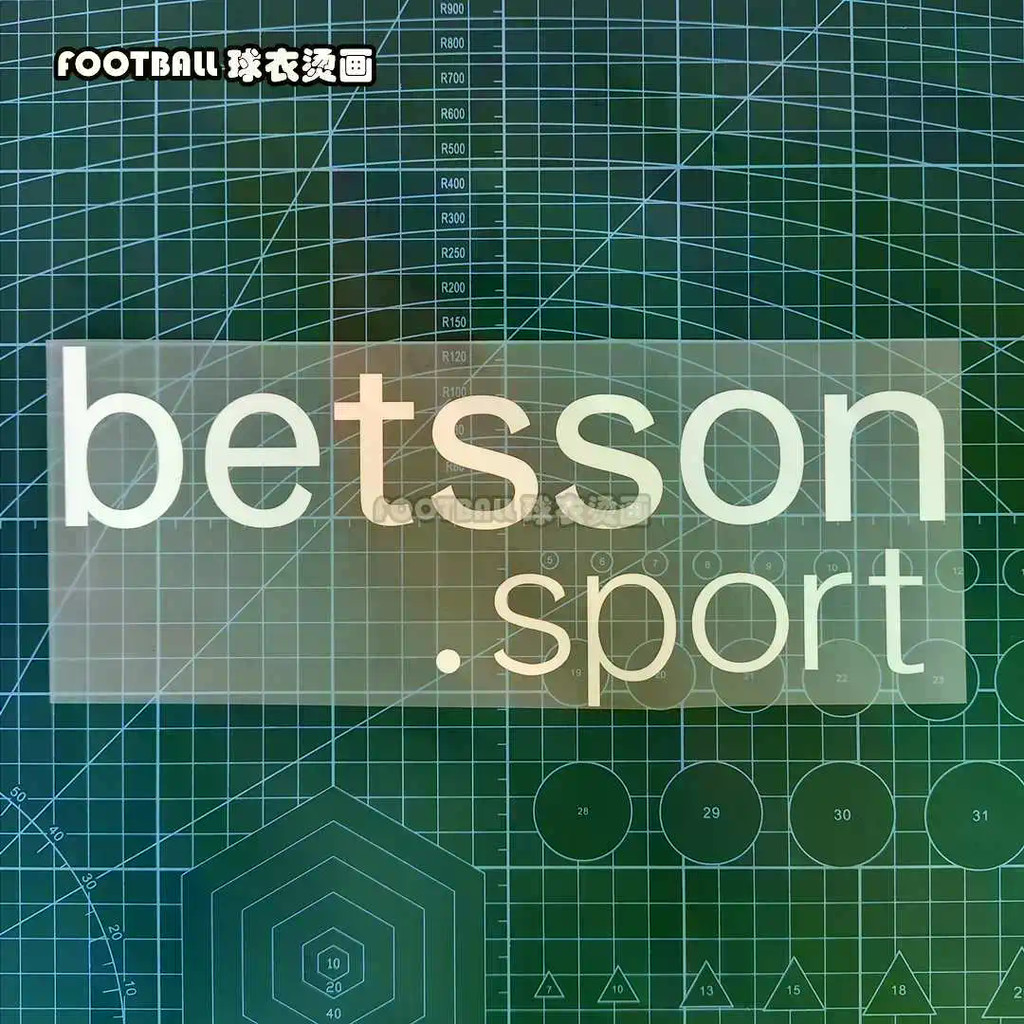 เสื้อแข่งมิลานสากล แบบโฮม เช็สปอนเซอร์พร้อมโลโก้ BETSSON สวมใส่สบายด้วยเทคโนโลยีระบายอากาศ