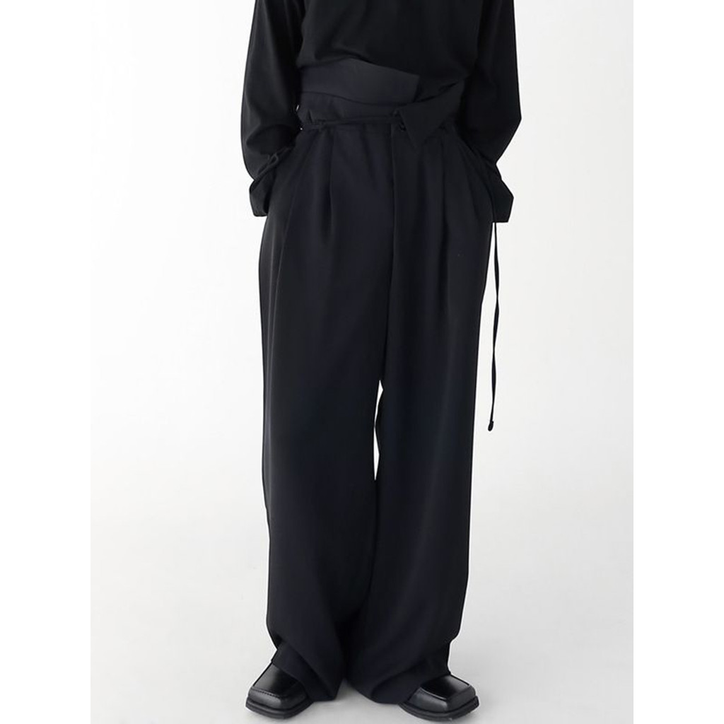 กางเกงขากว้างเอวสูงแบบ destruction wash อิทธิพลจาก Yoji Yamamoto