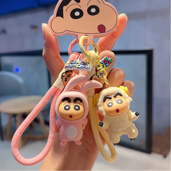 ของแท้ Crayon Shin-Chan Flocking สัตว์พวงกุญแจ/การ์ตูนกระต่ายแกะแกะตุ๊กตาจี้เครื่องประดับขนาดเล็ก
