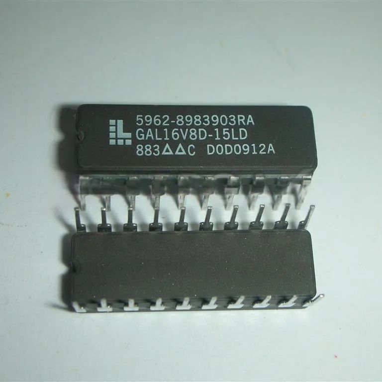 ขายร้อนใหม่ Original GAL16V8D-15LD/883 Lattice Programmable Logic ICs ประสิทธิภาพสูง E2 CMOS PLD Gen