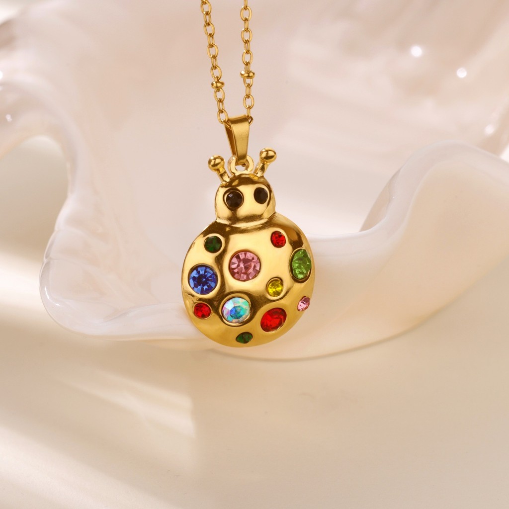 ใหม่โอ้อวดที่มีสีสัน Seven-Star Ladybug จี้วรรณกรรม Retro คุณภาพสูง Clavicle Chain Niche สร้อยคอหญิง