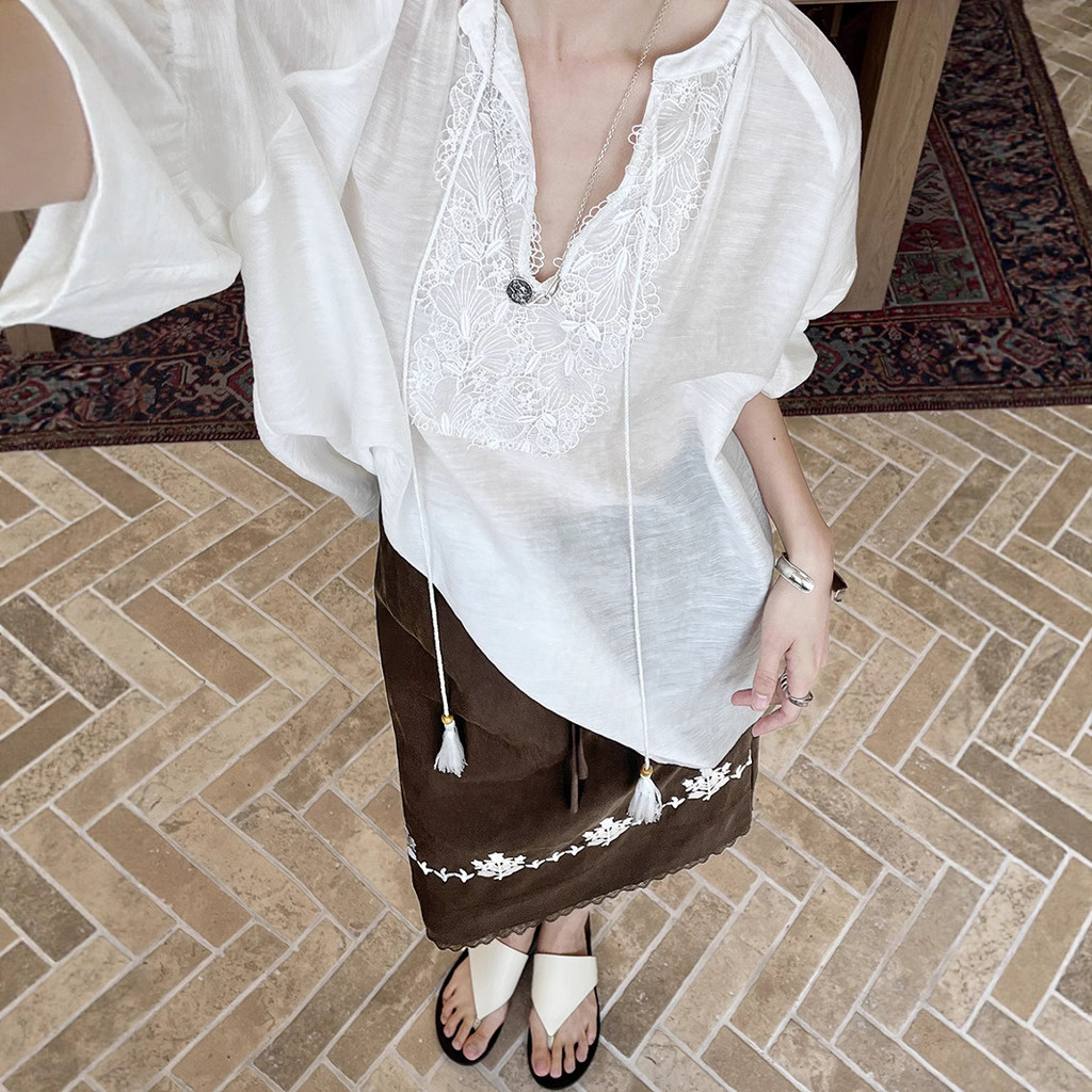 เสื้อเชิ๊ตทีเซลล์และอะเซเตートแบบฝรั่งเศสลายเนคไท V คอ สวมใส่ง่ายกับทุกโอกาส CSA915