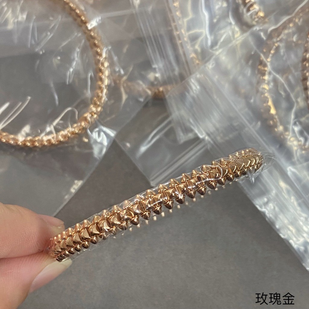 สร้อยข้อมือหนานำมาซึ่งความสง่างาม ชุบทอง 18K พร้อมลูกปัดสมาร์ท สไตล์คลาสสิก สำหรับเป็นของขวัญให้คนพิเศษหรือฉลองวันสำคัญ ราคา ถูกที่สุด ดีลบีเคเค แกลเลอรีภาพที่ 6