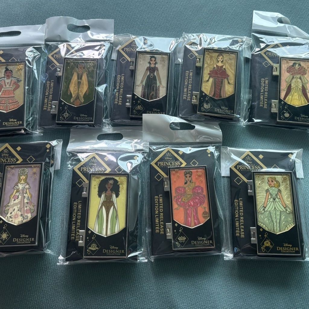 Hong Kong Disney Designer Limited Edition Princess Badge One Piece One Price/Beads 2511.17