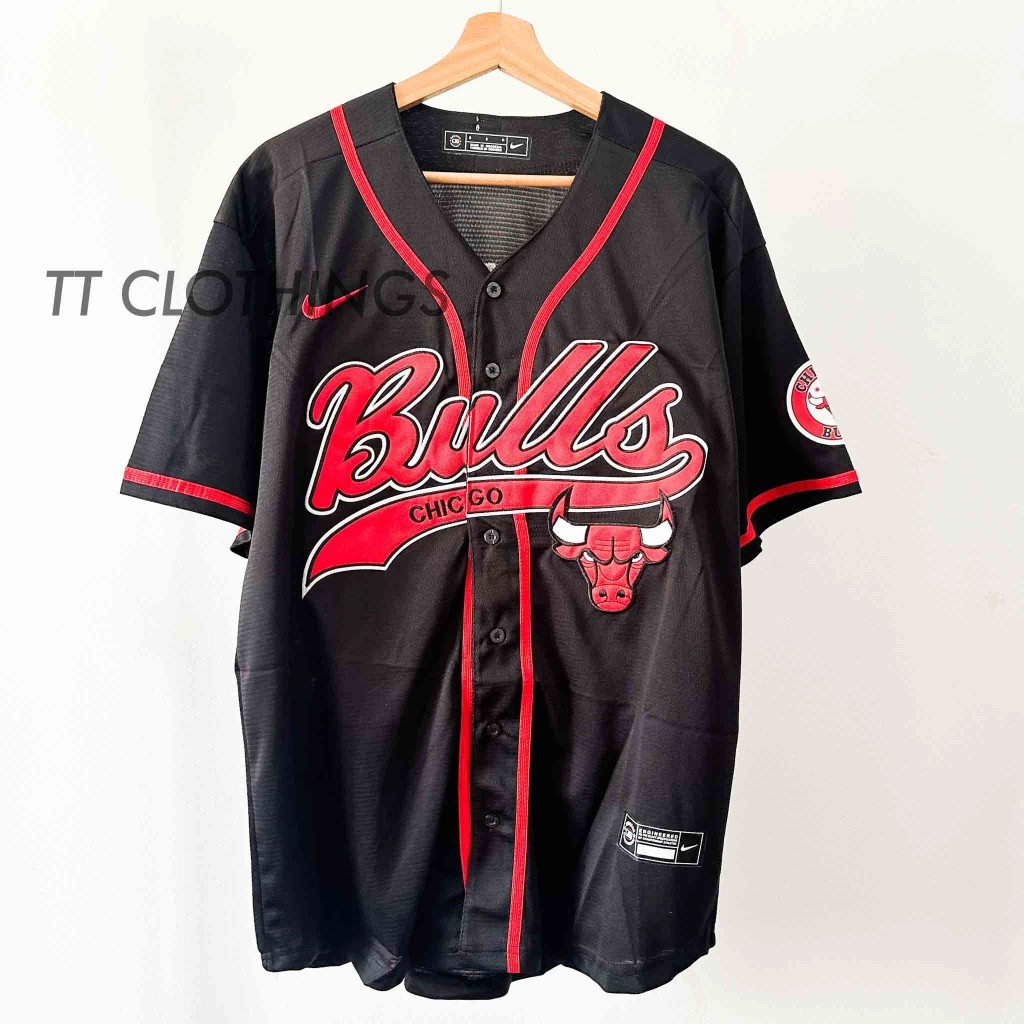 เสื้อคอปก MLB x NFL สีดำ แบบพิเศษJR สำหรับคนชอบกีฬาเบสบอลและฟุตบอล