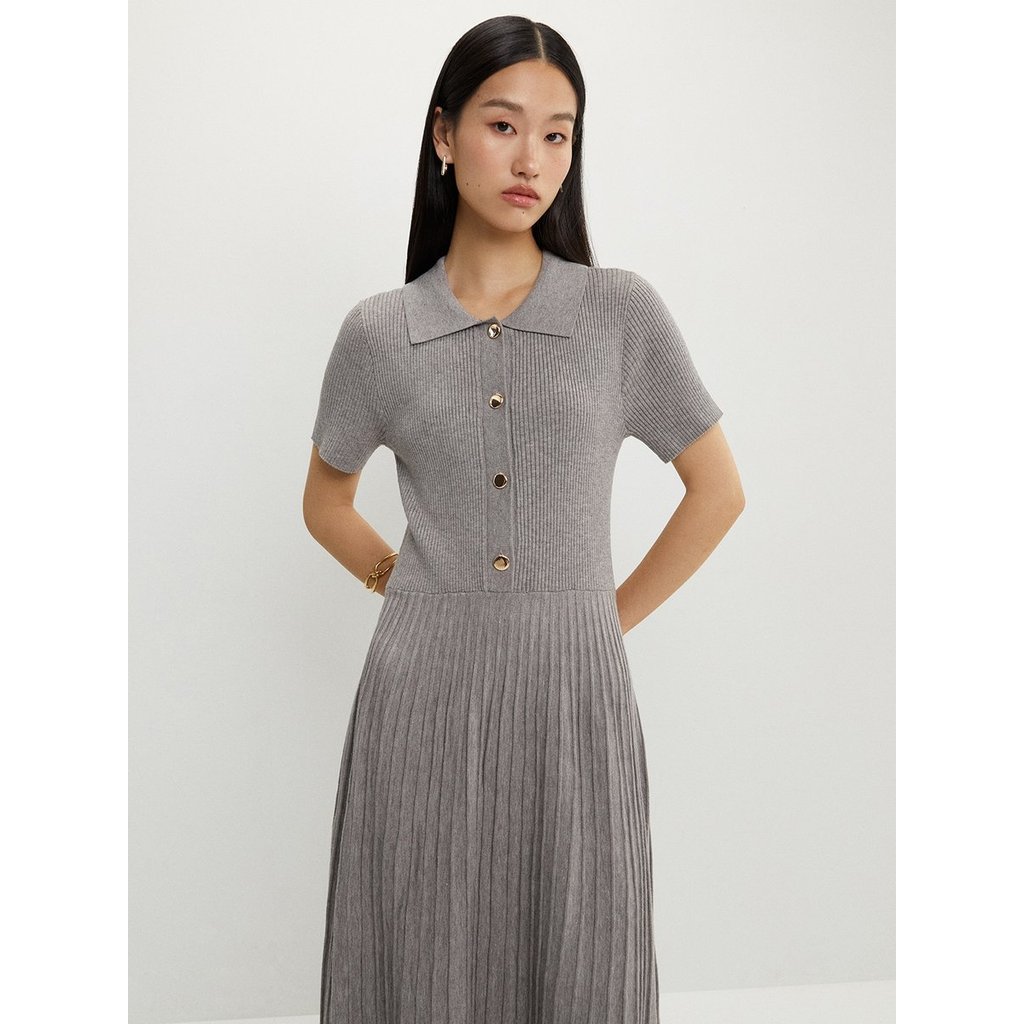 [Pomelo] เดรสดีเทลพลีทติดกระดุม / Buttoned Pleat Knit Dress