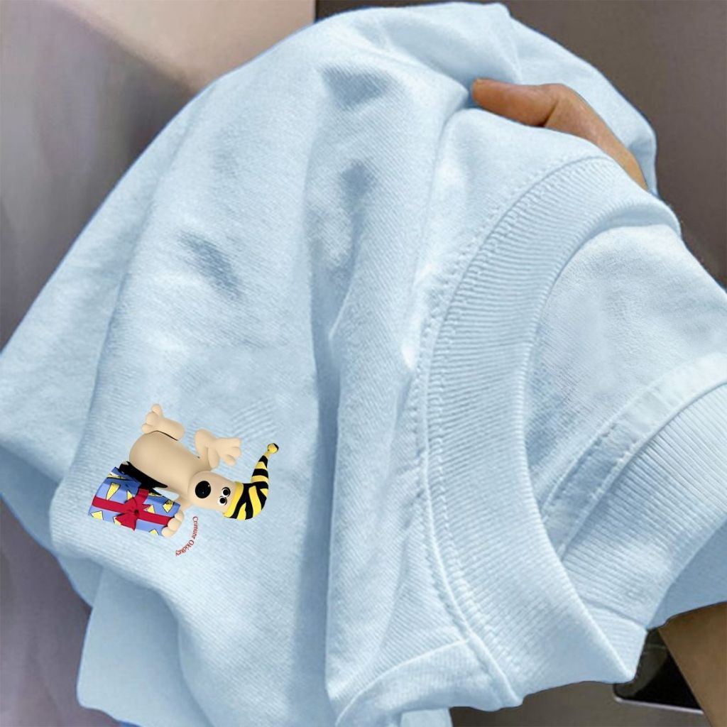 TeeTwoOneเสื้อน่ารัก พิมพ์ลาย“Gift bear”ผ้าcotton100%ใส่สบาย เสื้อยืดแขนสั้นผู้ชายOVERSIZE เสื้อสุภาพสตรีเสื้อ【COD】