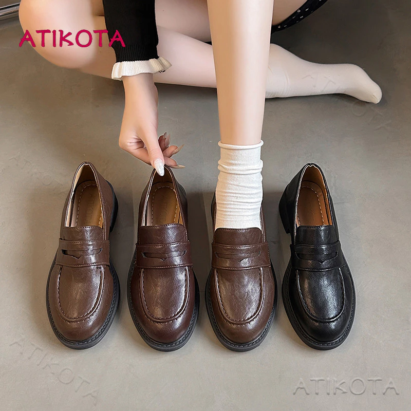 Atikota รองเท้าส้นสูงผู้หญิงรองเท้าลำลอง ที่เรียบง่ายย้อนยุคหนังนิ่มรอบนิ้วเท้าสวมใส่สบายรองข้างเดียว