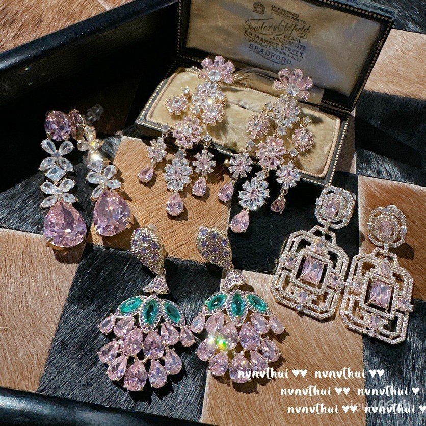 ต่างหูช่อดอกไม้โบราณ 18K Gold พลอยสีชมพู พร้อมสร้อยข้อมือ Grape String