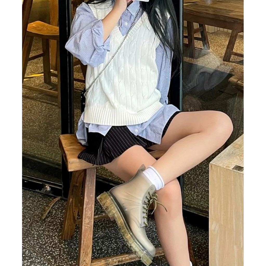 <Moss Queen> เสื้อถักสไตล์วิทยาลัยสุดสบาย เสื้อกั๊กไหมพรมลายย้อนยุคสีขาวทรงหลวม