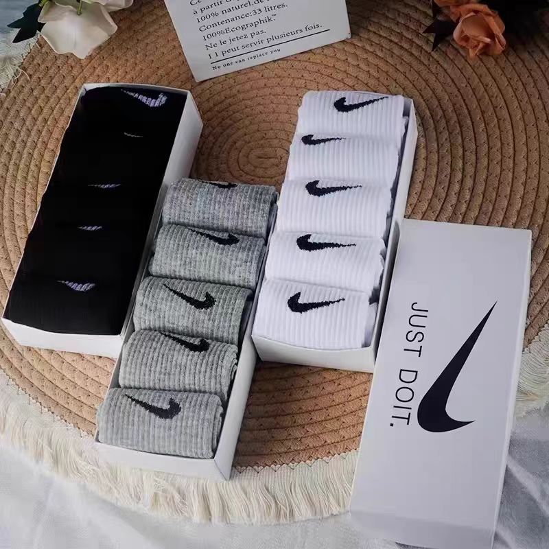 NK SOCKS 100%ผ้าฝ้ายแท้ 5 คู่ 1 กล่อง ถุงเท้าข้อสั้นแพ็ค ผ้านิ่ม ยืดได้เยอะ ผู้หญิงผู้ชายใส่ได้