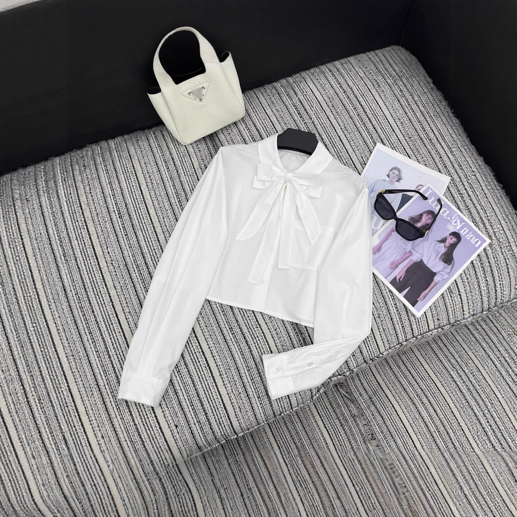 UJ82 Pra** 2025Early Autumn New Bow Tie Design Turn-Down Collar Long Sleeve Short White Shirt for Wo
