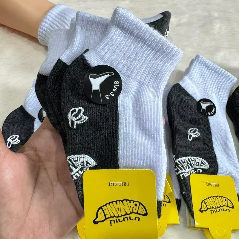 ซื้อ 12 คู่ แถมฟรี 12 คู่ ถุงเท้าเด็กนักเรียน พื้นมีกันลื่น ขาวพื้นเทา แพ็ค มีขนาด3-5/4-6/5-7/7-9/ฟรีไซส์ ผ้านิ่มดี thumbnail 3