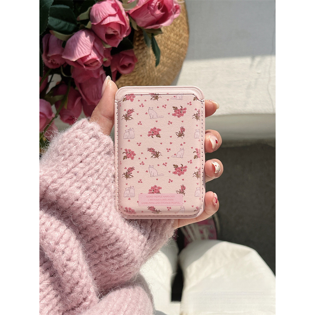 แมวสีชมพูดอกไม้เคสโทรศัพท์แม่เหล็กด้านหลังกาว แม็กเซฟ หนังแม่เหล็กกระเป๋าบัตร