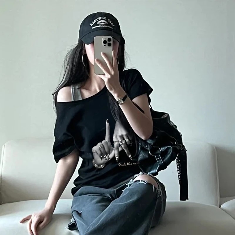 🌷Su.Tee🌷 เสื้อปาดไหล่  เสือใส่สบาย Oversize  สื้อโชว์ไหล่ เหมาะสำหรับฤดูร้อน มี 4ไซส์ “Raek Hand” เสื้อสาวอวบ